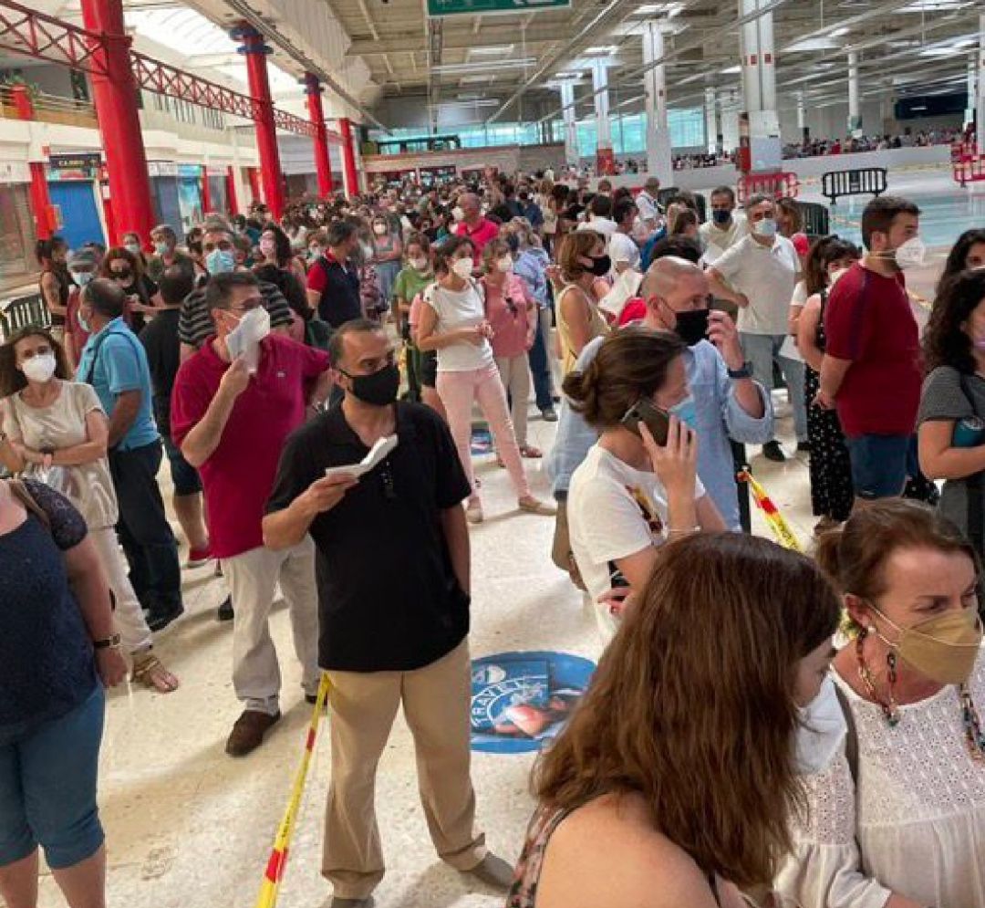 Colas generadas por los retrasos en la vacunación Colas generadas por los retrasos en la vacunación