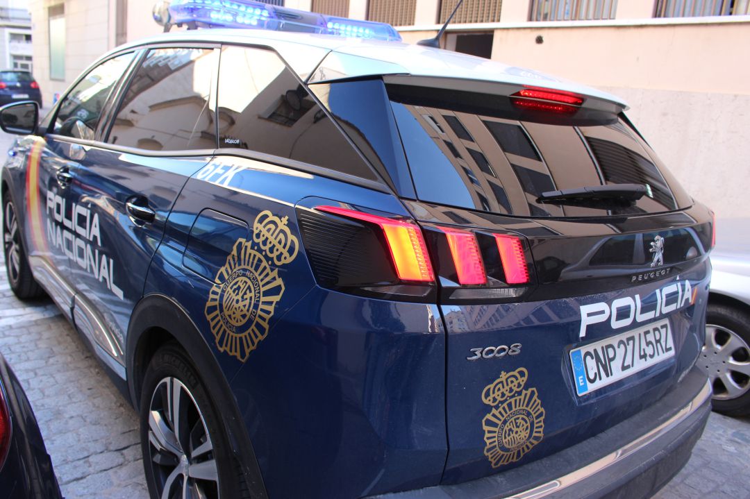 Vehículo de la Policía Nacional Vehículo de la Policía Nacional