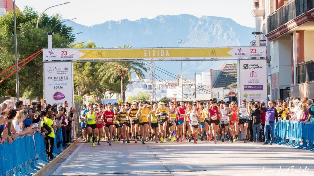 Salida de la 23 edición de la Mitja Marató de Gandia Salida de la 23 edición de la Mitja Marató de Gandia