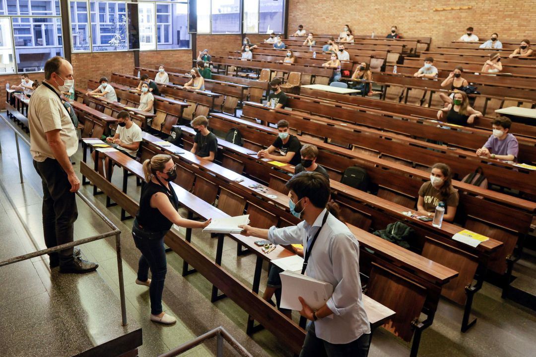 Clase Universidad Clase Universidad