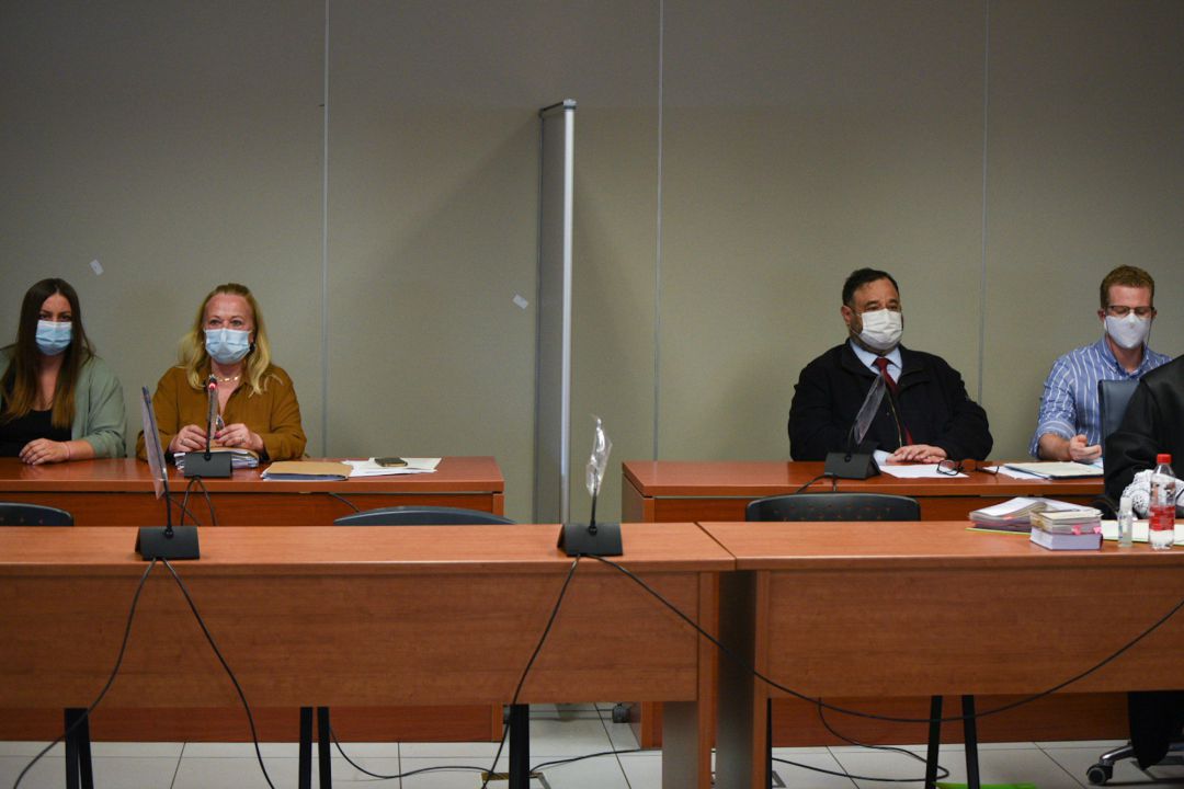 María Gombau y Gabriel Carvajal sentados en la Audiencia de Valencia al inicio del juicio María Gombau y Gabriel Carvajal sentados en la Audiencia de Valencia al inicio del juicio