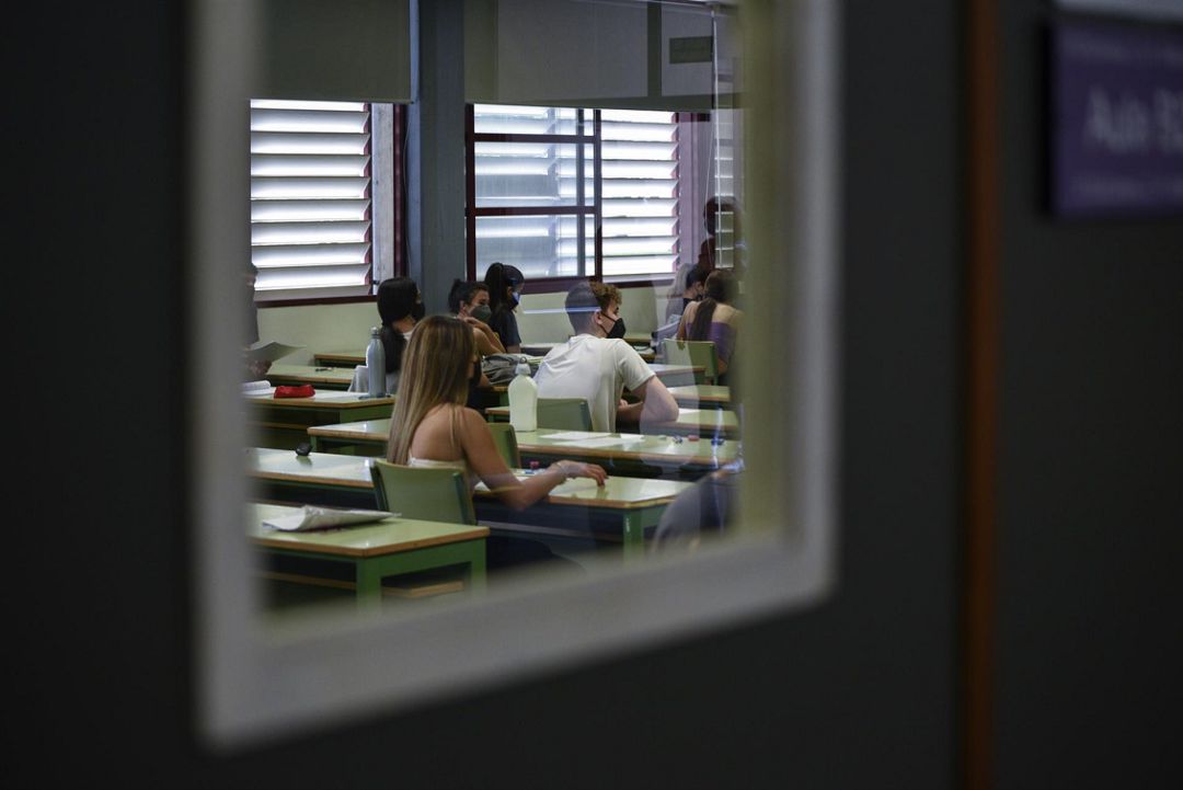 Estudiantes realizando la Prueba de Acceso a la Universidad (PAU) en la Universitat Politècnica Estudiantes realizando la Prueba de Acceso a la Universidad (PAU) en la Universitat Politècnica