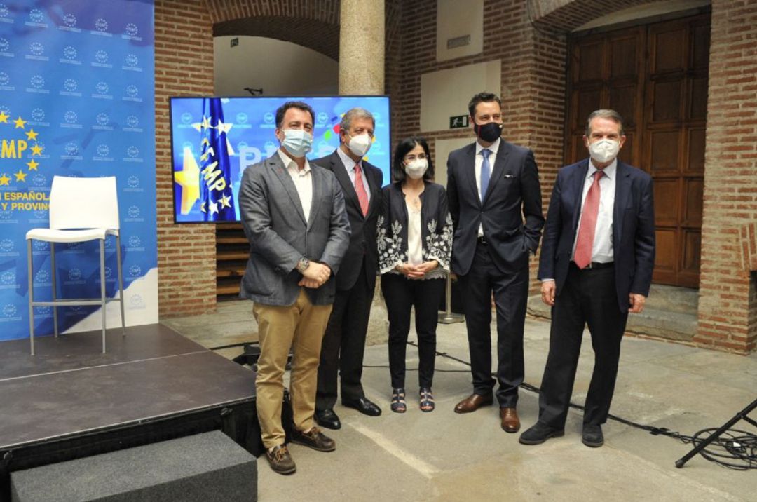Abel Caballero la ministra de sanidad en la presentación con los alcaldes de Rivas-Vaciamadrid, Villanueva de la Cañada y Burgos Abel Caballero la ministra de sanidad en la presentación con los alcaldes de Rivas-Vaciamadrid, Villanueva de la Cañada y Burgos