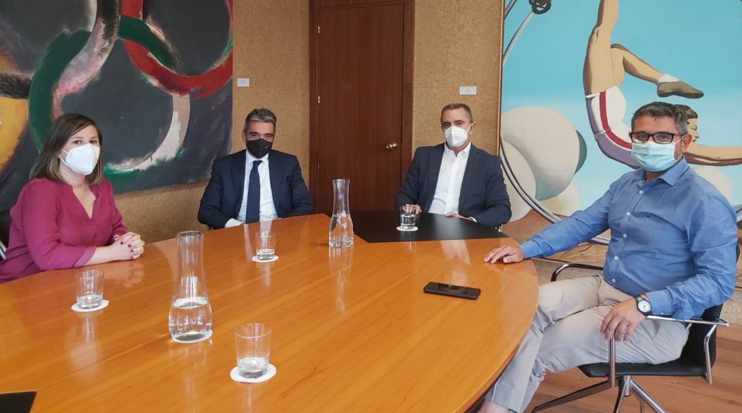 El alcalde de Alcobendas, Rafael Sánchez Acera, y la concejala de Deportes, María Espín, han mantenido un encuentro este miércoles con el presidente del Consejo Superior de Deportes (CSD), José Manuel Franco El alcalde de Alcobendas, Rafael Sánchez Acera, y la concejala de Deportes, María Espín, han mantenido un encuentro este miércoles con el presidente del Consejo Superior de Deportes (CSD), José Manuel Franco