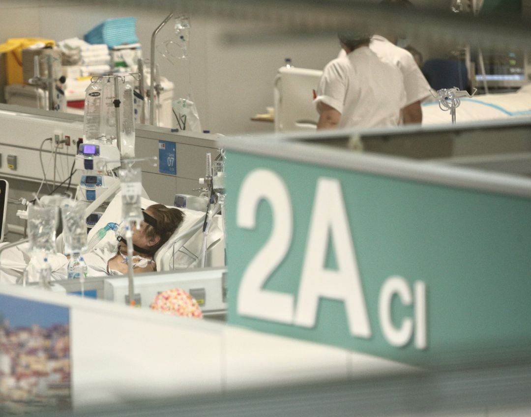 Enfermos en la Unidad 2A del Hospital de Emergencias Isabel Zendal de Madrid Enfermos en la Unidad 2A del Hospital de Emergencias Isabel Zendal de Madrid