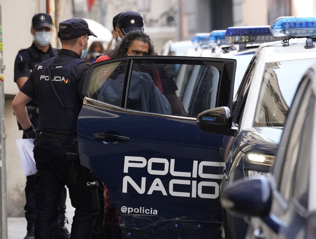 Diego 'El Cigala' sale detenido de la comisaría antes de pasar a disposición judicial Diego 'El Cigala' sale detenido de la comisaría antes de pasar a disposición judicial