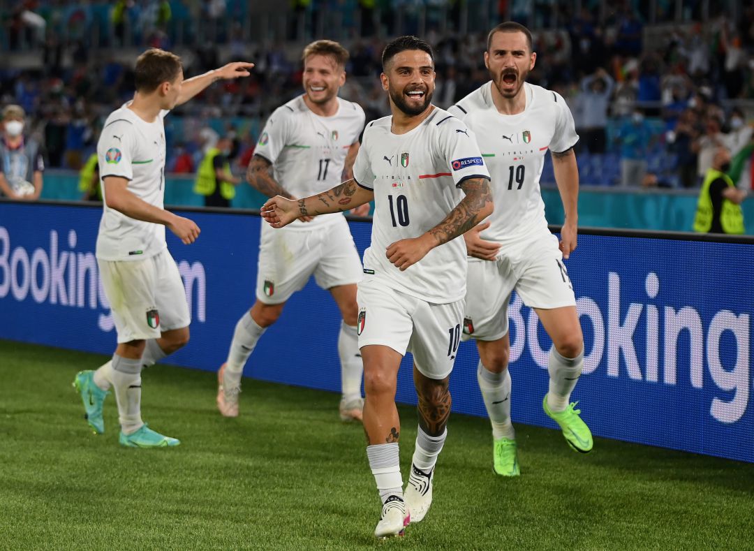 Los jugadores italianos celebran el tercer gol Los jugadores italianos celebran el tercer gol