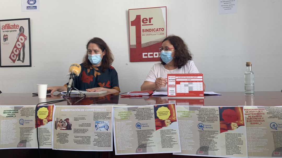 Las sindicalistas Carmen Álvarez y Agripina de la Mata en la rueda de prensa Las sindicalistas Carmen Álvarez y Agripina de la Mata en la rueda de prensa