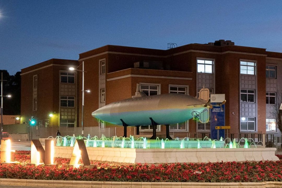 Iluminación del submarino con motivo del Día Mundial del Cáncer de Próstata Iluminación del submarino con motivo del Día Mundial del Cáncer de Próstata