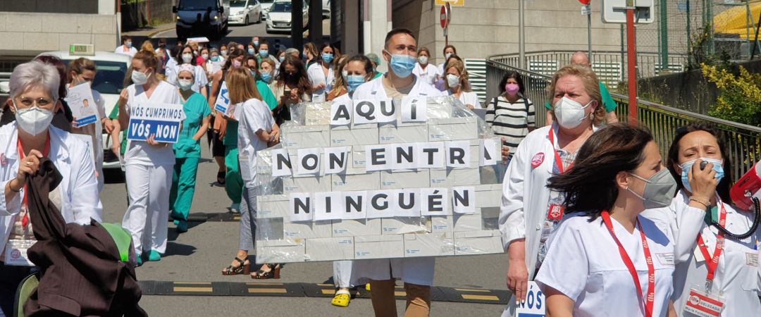 Concentración de trabajadores del CHUAC Concentración de trabajadores del CHUAC