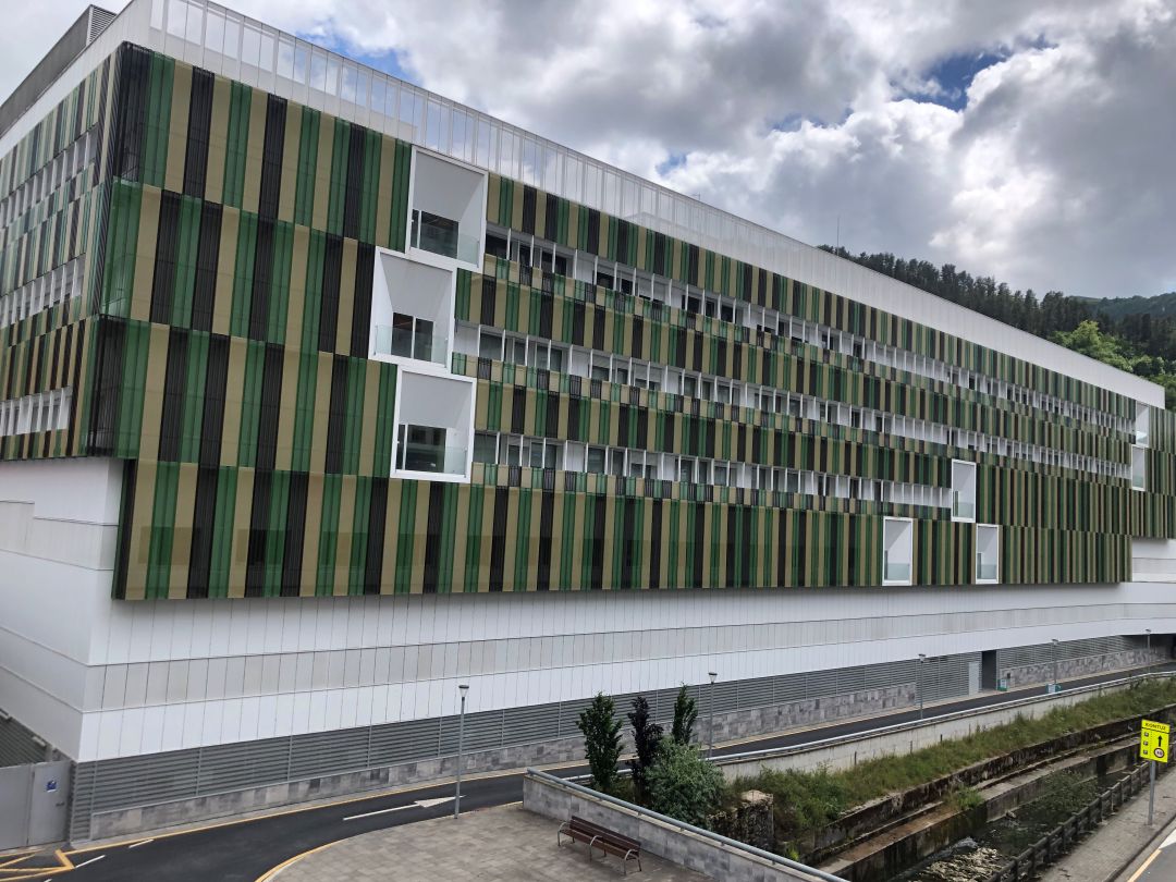Fachada trasera del hospital de Eibar Fachada trasera del hospital de Eibar