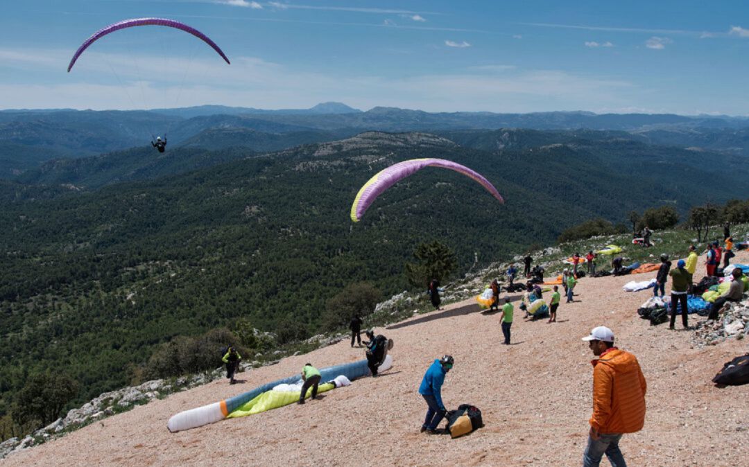 La parapentista accidentada estaba participando en la XXI edición del Festival Internacional de Aire 'El Yelmo' en la provincia de Jaén La parapentista accidentada estaba participando en la XXI edición del Festival Internacional de Aire 'El Yelmo' en la provincia de Jaén