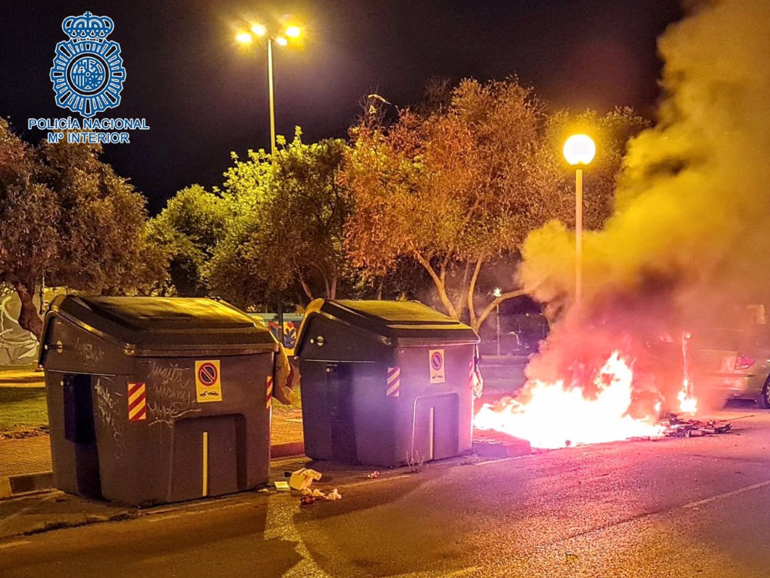 Incendio provocado en un contenedor de Jerez Incendio provocado en un contenedor de Jerez