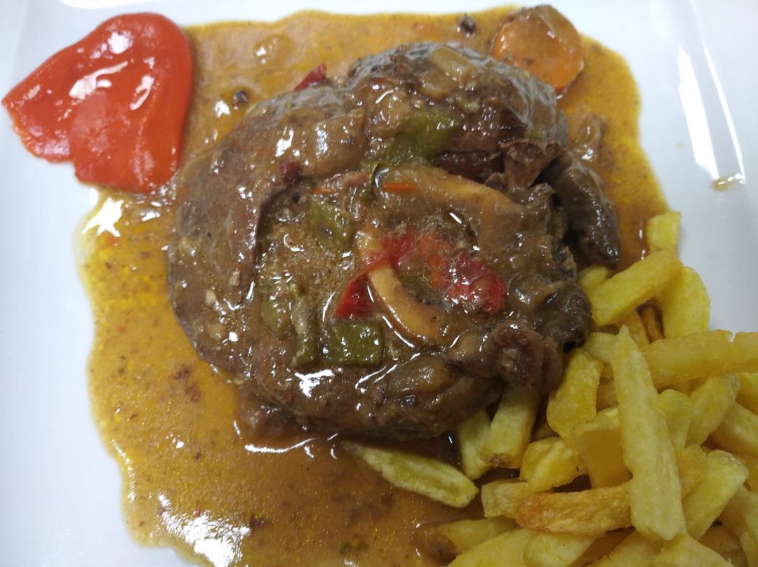 Ossobuco de ternera al vino Ossobuco de ternera al vino