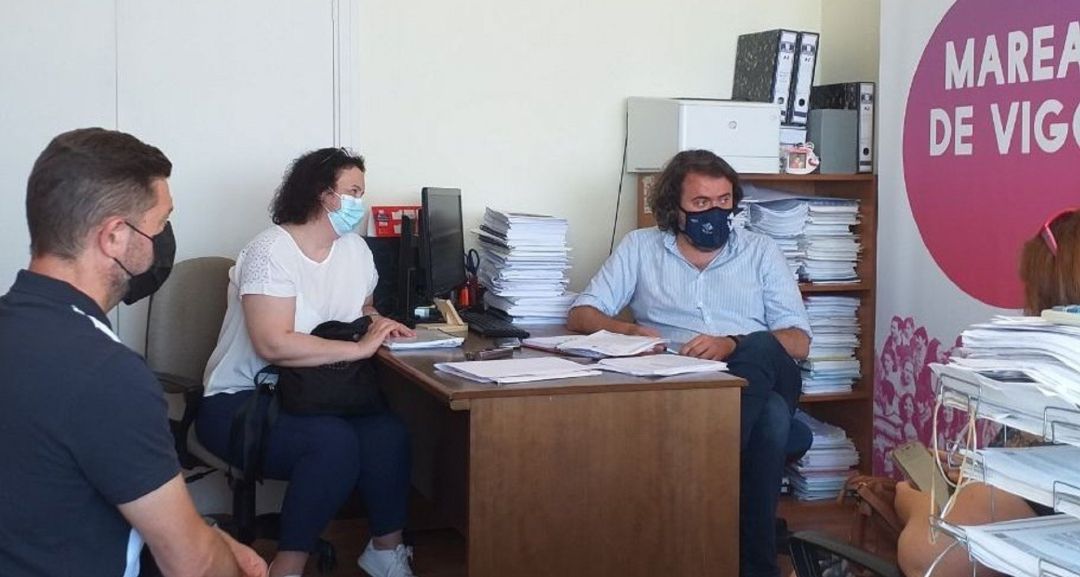 Xuntanza mantida coas delegadas do comité de empresa da concesionaria de limpeza de dependencias municipais Xuntanza mantida coas delegadas do comité de empresa da concesionaria de limpeza de dependencias municipais