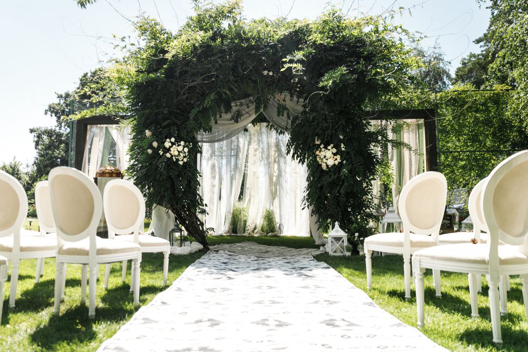 Hacienda es condenada a pagar 6.000 euros a una pareja de novios por arruinar su boda. Hacienda es condenada a pagar 6.000 euros a una pareja de novios por arruinar su boda.