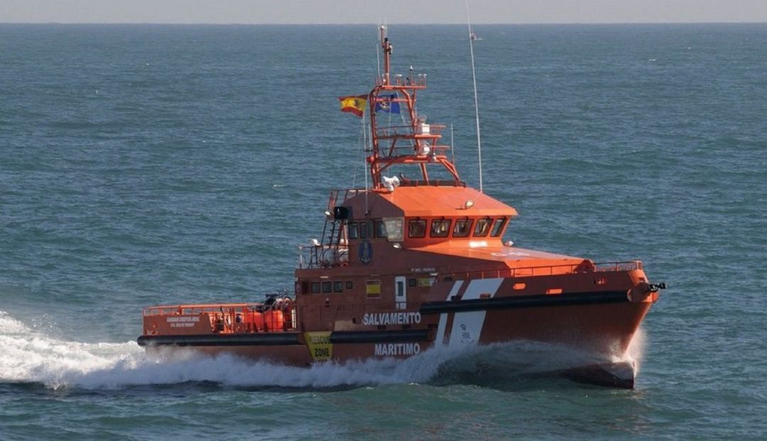Una embarcación de Salvamento Marítimo. Una embarcación de Salvamento Marítimo.
