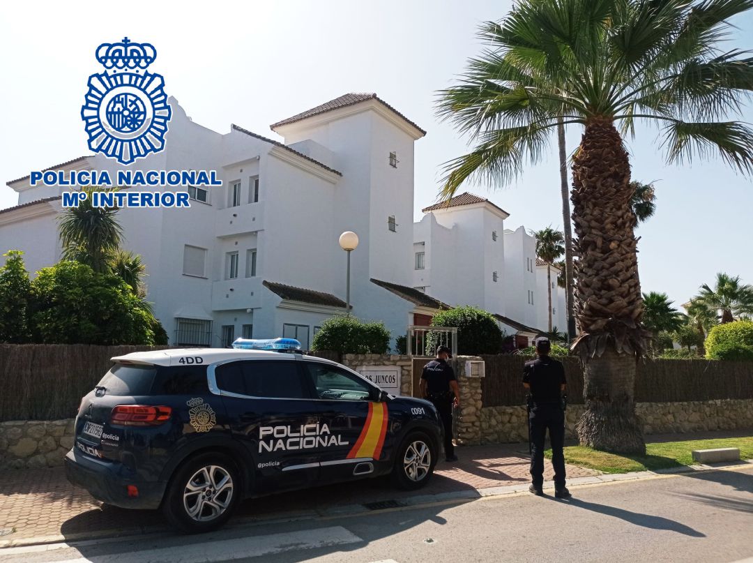 Edificio donde tuvieron que intervenir los agentes Edificio donde tuvieron que intervenir los agentes