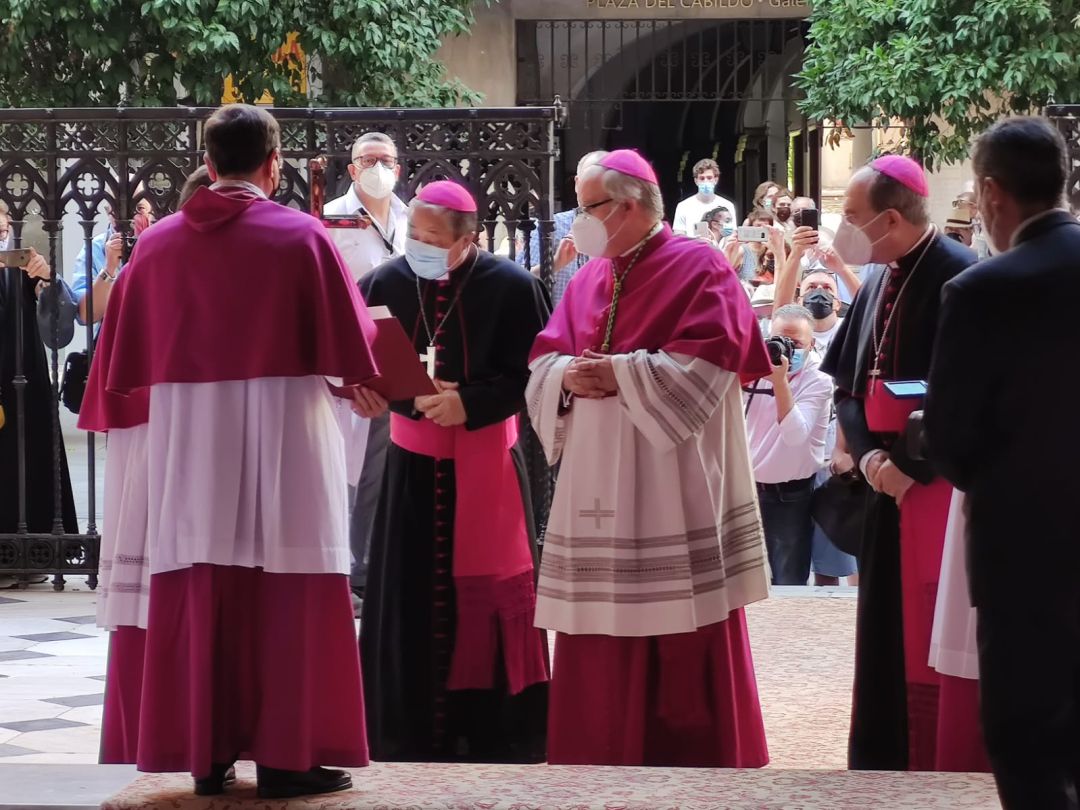 José Ángel Saiz Meneses, nuevo arzobispo de Sevilla, accediendo a la Catedral. José Ángel Saiz Meneses, nuevo arzobispo de Sevilla, accediendo a la Catedral.