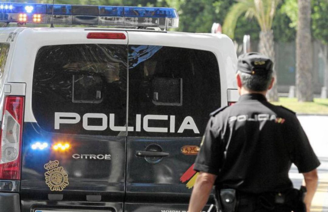 Coche de la policía nacional Coche de la policía nacional