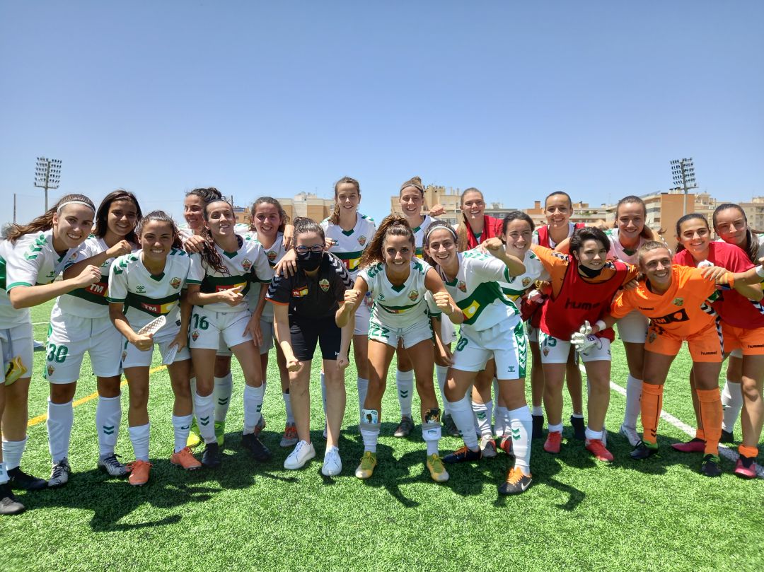 Las jugadoras del Elche celebran su victoria ante La Garita Las jugadoras del Elche celebran su victoria ante La Garita