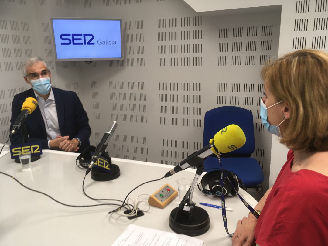 El vicepresidente económico de la Xunta, Francisco Conde, en los estudios de Radio Galicia. El vicepresidente económico de la Xunta, Francisco Conde, en los estudios de Radio Galicia.