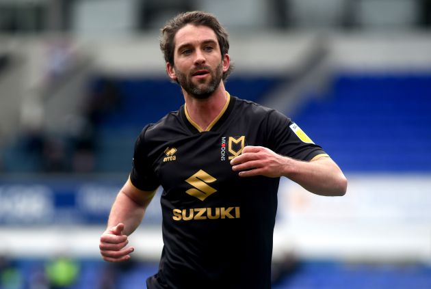 Will Grigg celebra con el MK Dons Will Grigg celebra con el MK Dons