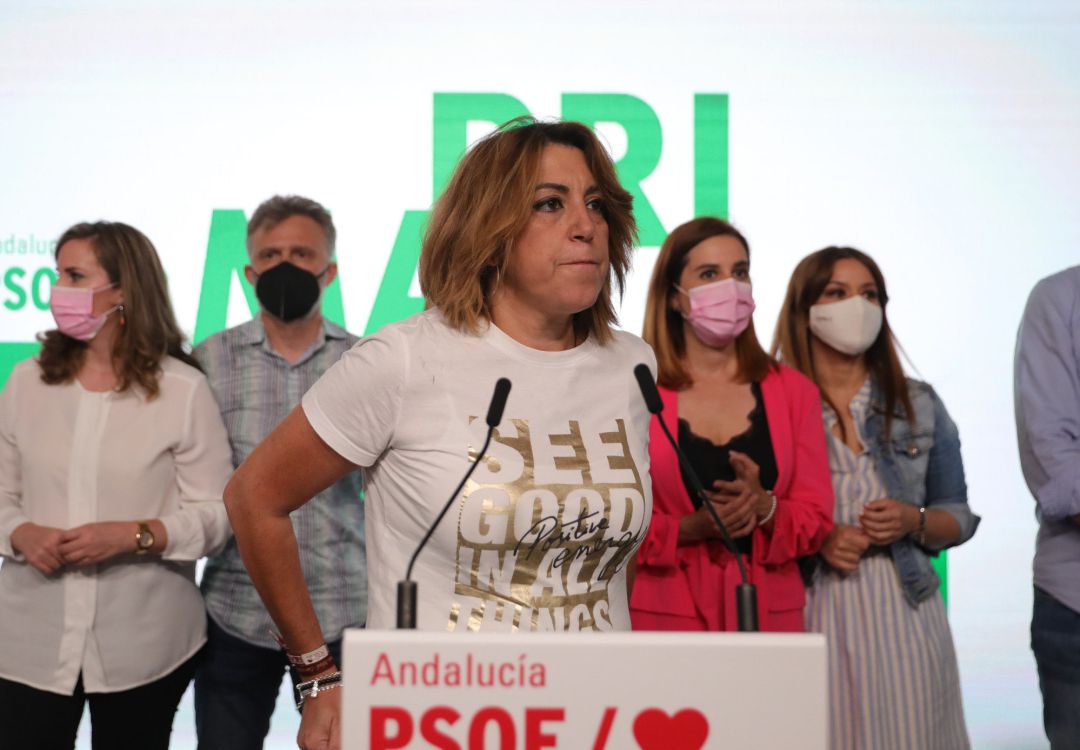 La secretaria general del PSOE-A, Susana Díaz, perdedora en las primarias del PSOE-A, en rueda de prensa este domingo. La secretaria general del PSOE-A, Susana Díaz, perdedora en las primarias del PSOE-A, en rueda de prensa este domingo.