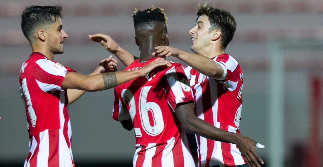 Los jugadores celebran un gol con el Bilbao Athletic Los jugadores celebran un gol con el Bilbao Athletic