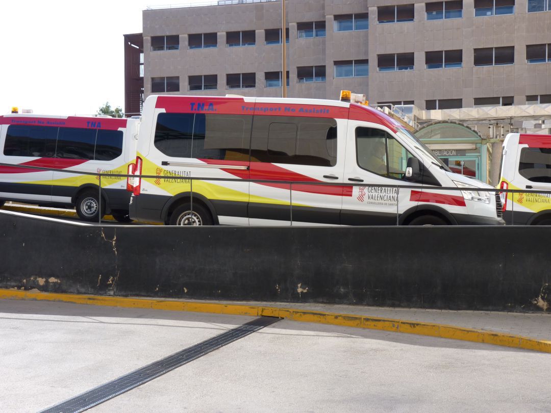 Servicio de ambulancias en el Hospital de Elda Servicio de ambulancias en el Hospital de Elda