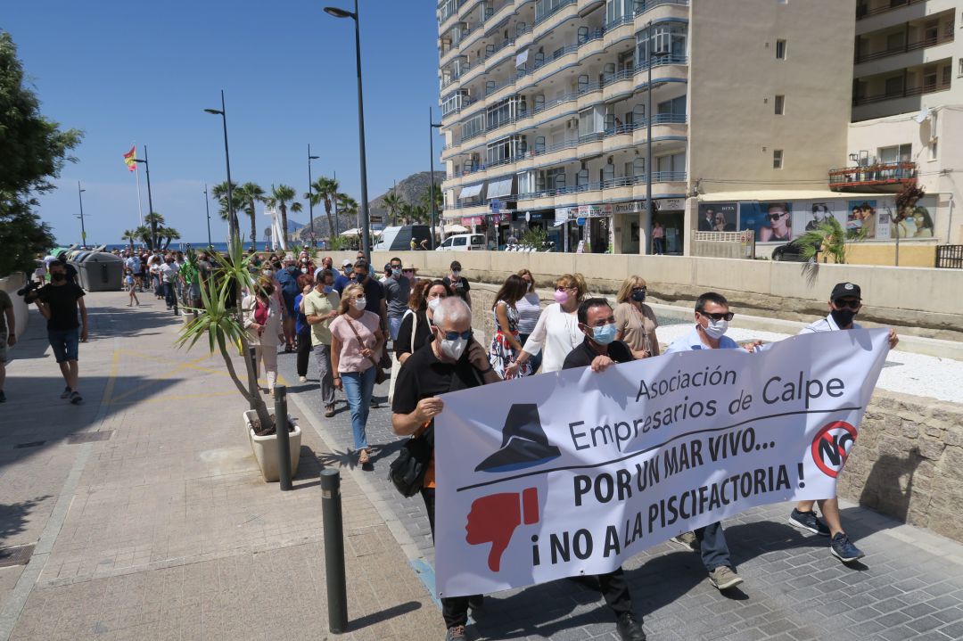 Manifestación contra la piscifactoría. Calp Manifestación contra la piscifactoría. Calp