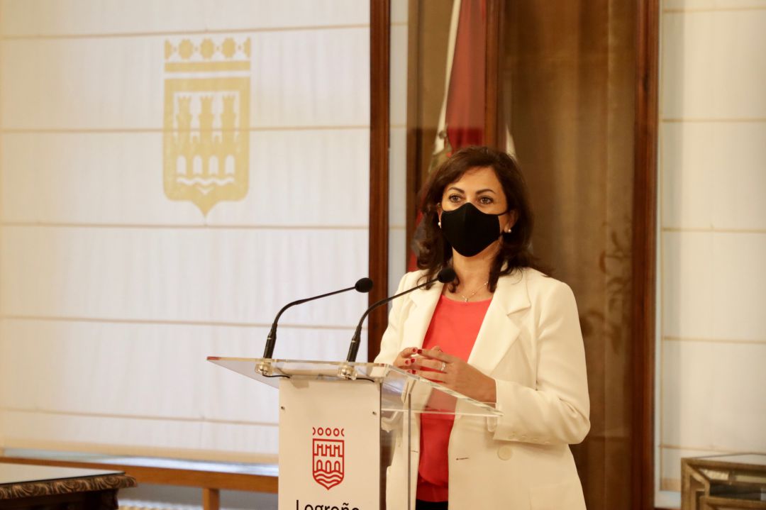 La presidenta del Gobierno de La Rioja, Concha Andreu, durante su comparecencia en el Consistorio de la capital. La presidenta del Gobierno de La Rioja, Concha Andreu, durante su comparecencia en el Consistorio de la capital.