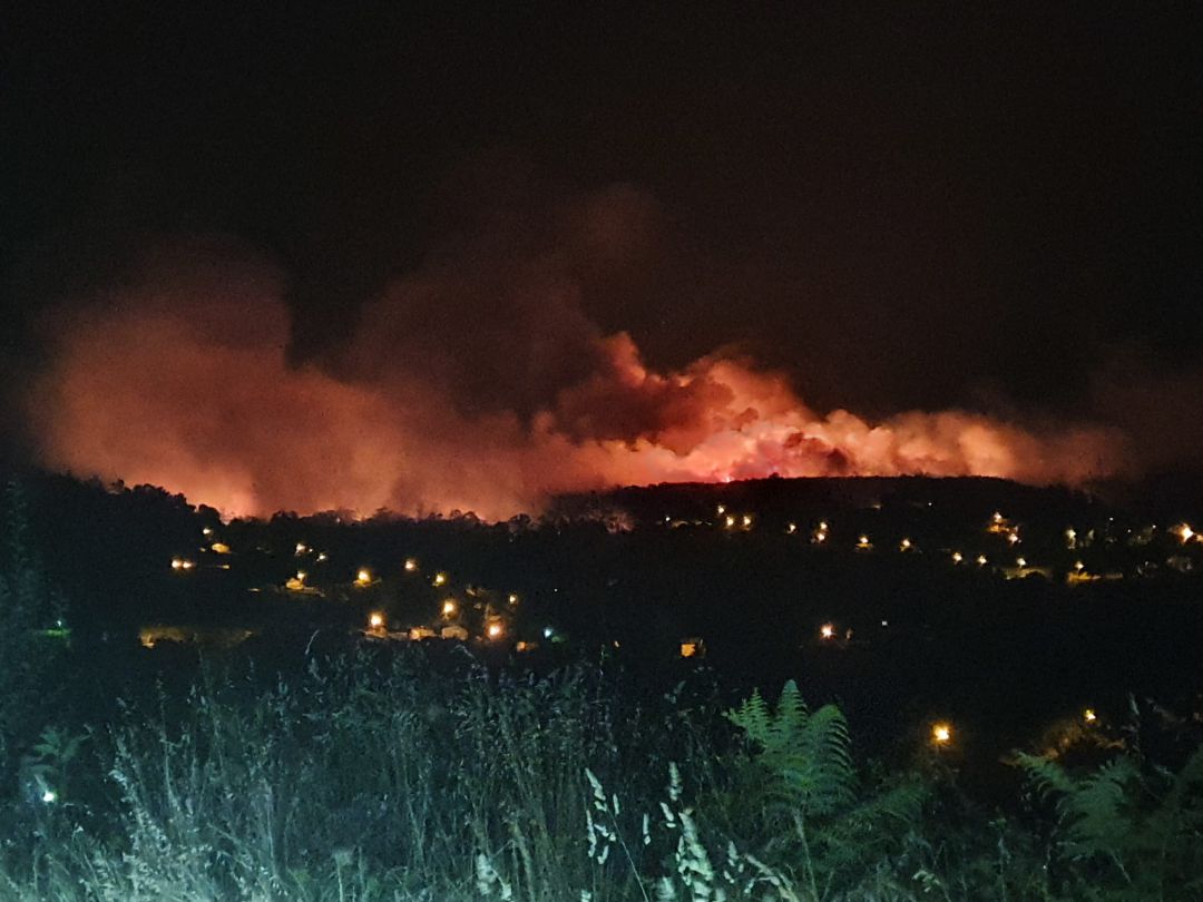 Incendio iniciado este sábado en Salvaterra Incendio iniciado este sábado en Salvaterra