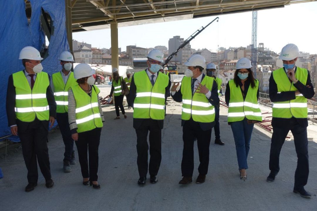 Foto de archivo de la visita del alcalde y presidente de Renfe a la nueva estación de Vialia Foto de archivo de la visita del alcalde y presidente de Renfe a la nueva estación de Vialia