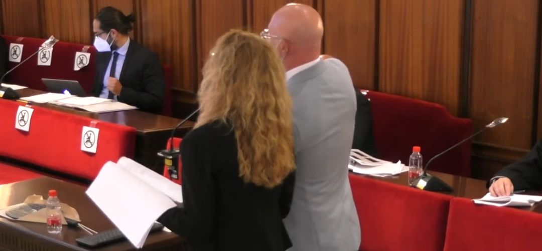 Imagen de los forenses testificando en el juicio Imagen de los forenses testificando en el juicio