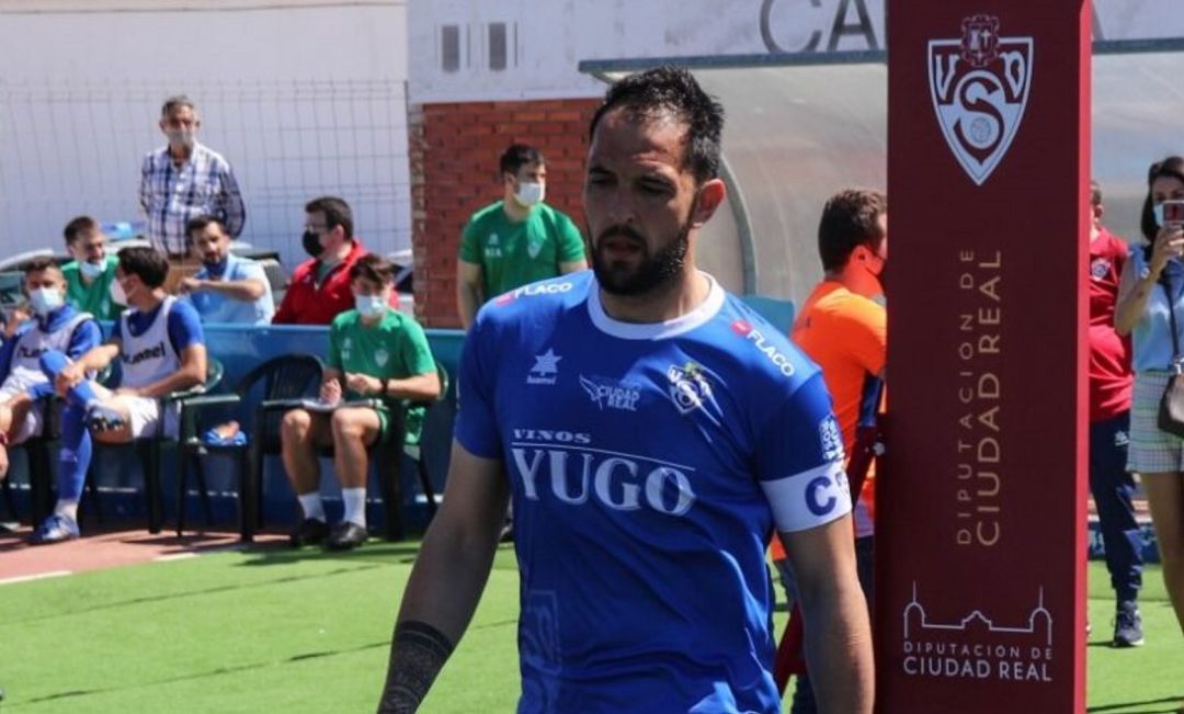 Jacinto Trillo, jugador y capitán del Socuéllamos Jacinto Trillo, jugador y capitán del Socuéllamos