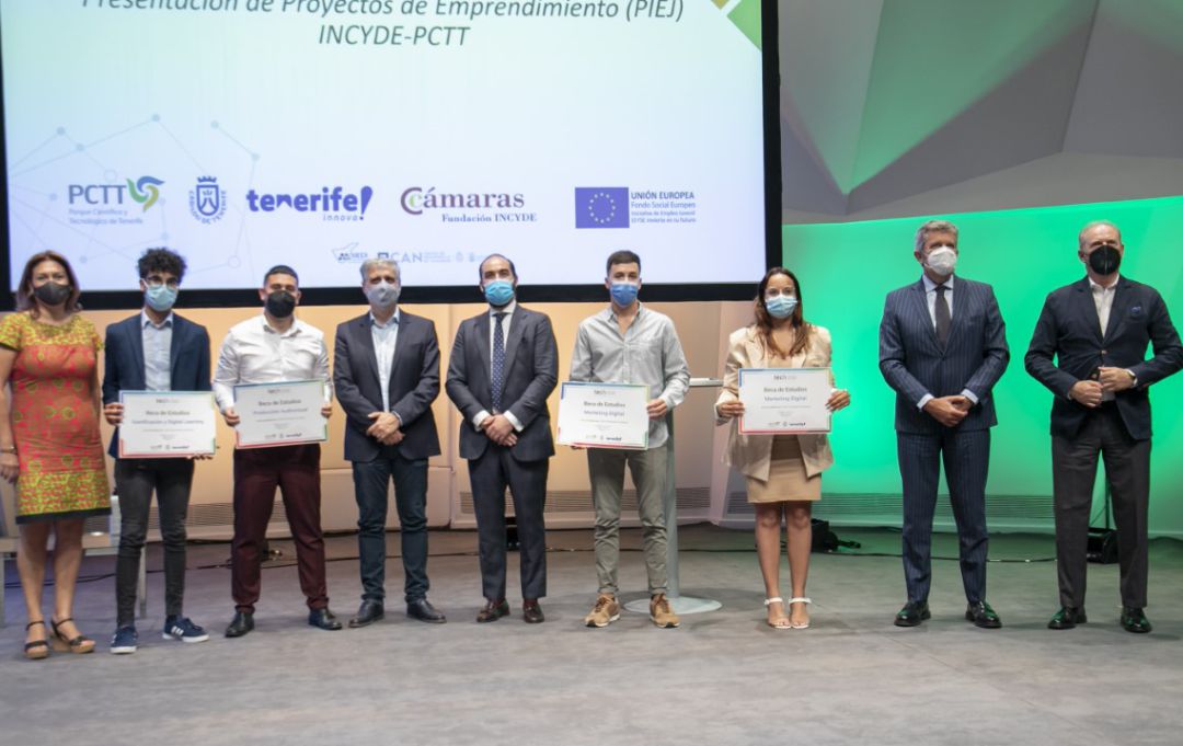 TECH premia la excelencia de cuatro jóvenes canarios con una beca de estudios TECH premia la excelencia de cuatro jóvenes canarios con una beca de estudios