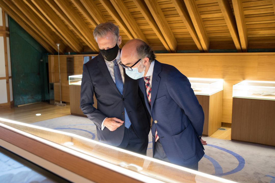 Javier Ortega ha inaugurado el nuevo proyecto expositivo de Casa Botines Javier Ortega ha inaugurado el nuevo proyecto expositivo de Casa Botines