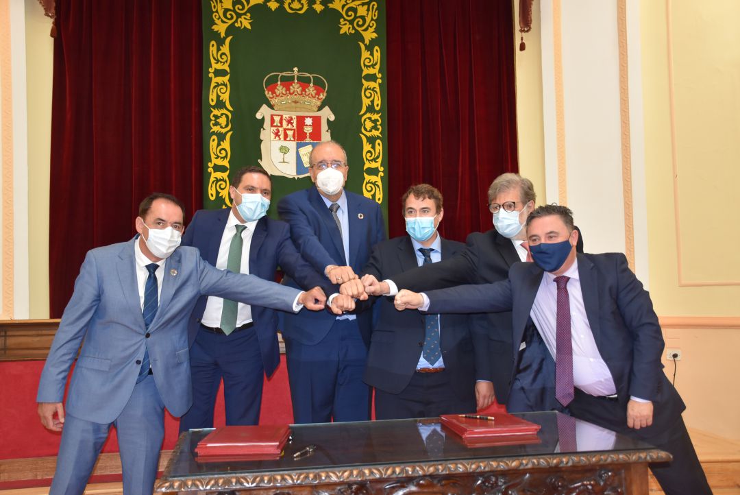 Presidentes de Diputaciones y las patronales de Soria, Cuenca y Teruel. Presidentes de Diputaciones y las patronales de Soria, Cuenca y Teruel.