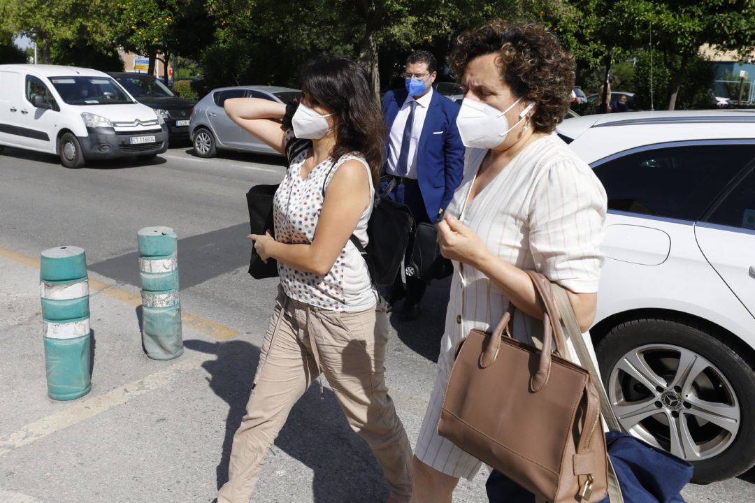 Juana Rivas, antes de acceder al centro de inserción social Matilde Cantos en Granada capital Juana Rivas, antes de acceder al centro de inserción social Matilde Cantos en Granada capital