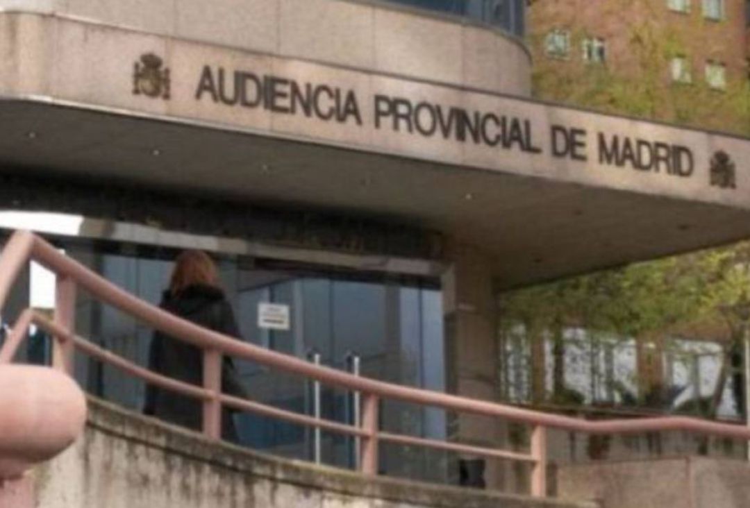 Puerta principal de la Audiencia Provincial de Madrid Puerta principal de la Audiencia Provincial de Madrid
