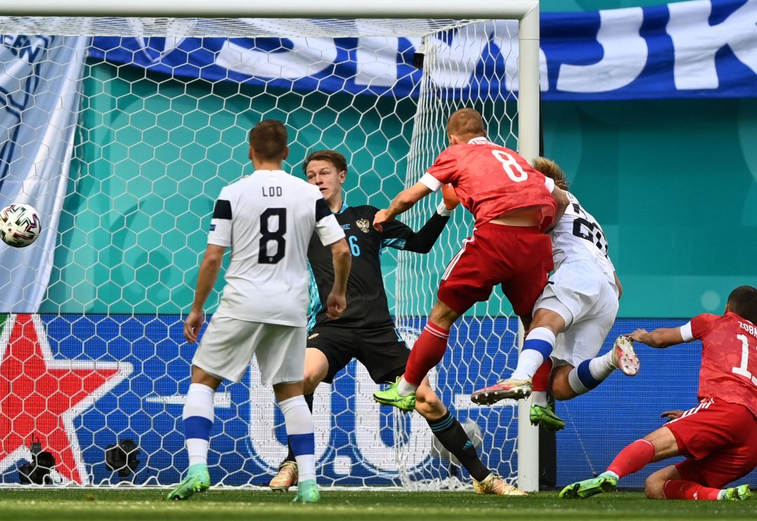 Finlandia y Rusia disputan su segundo partido en la Eurocopa. Finlandia y Rusia disputan su segundo partido en la Eurocopa.