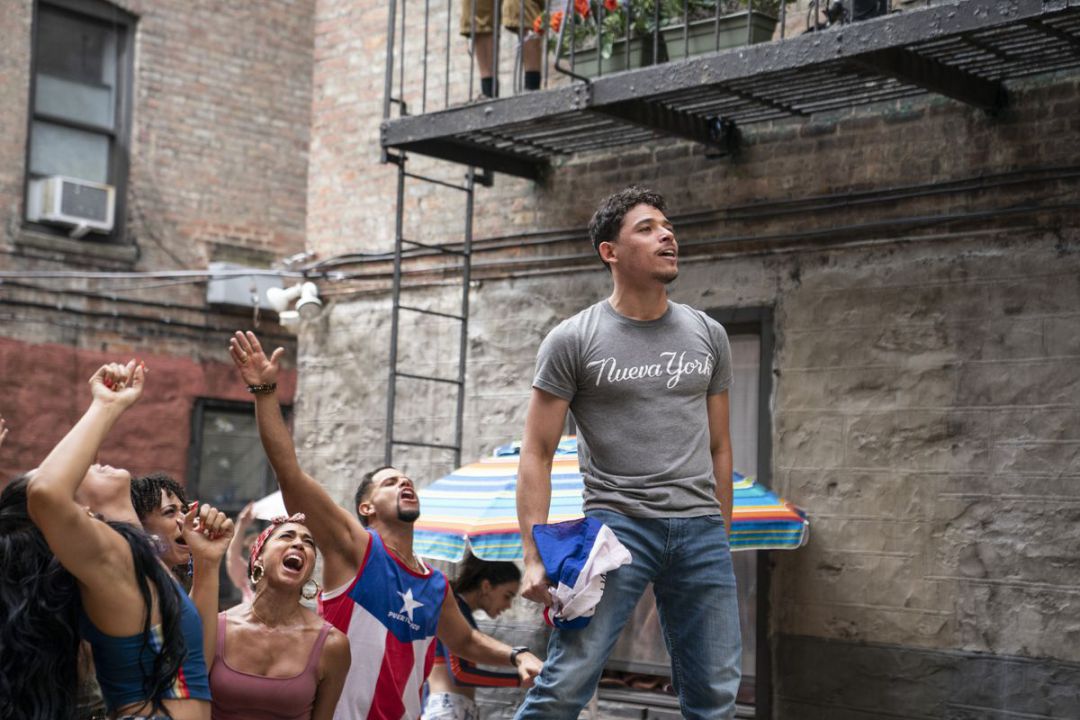 Fotograma de 'En un barrio de Nueva York' Fotograma de 'En un barrio de Nueva York'