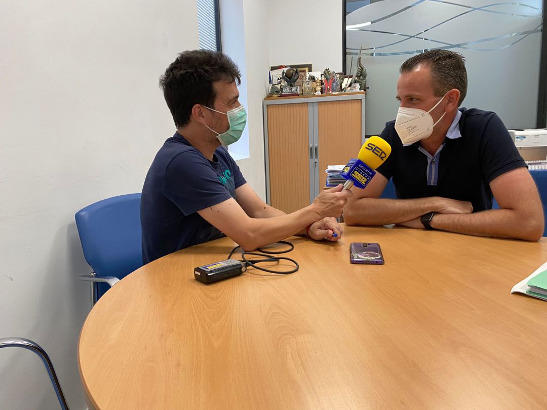 Radio Alcoy en el despacho de Alberto Belda, concejal de Deportes Radio Alcoy en el despacho de Alberto Belda, concejal de Deportes