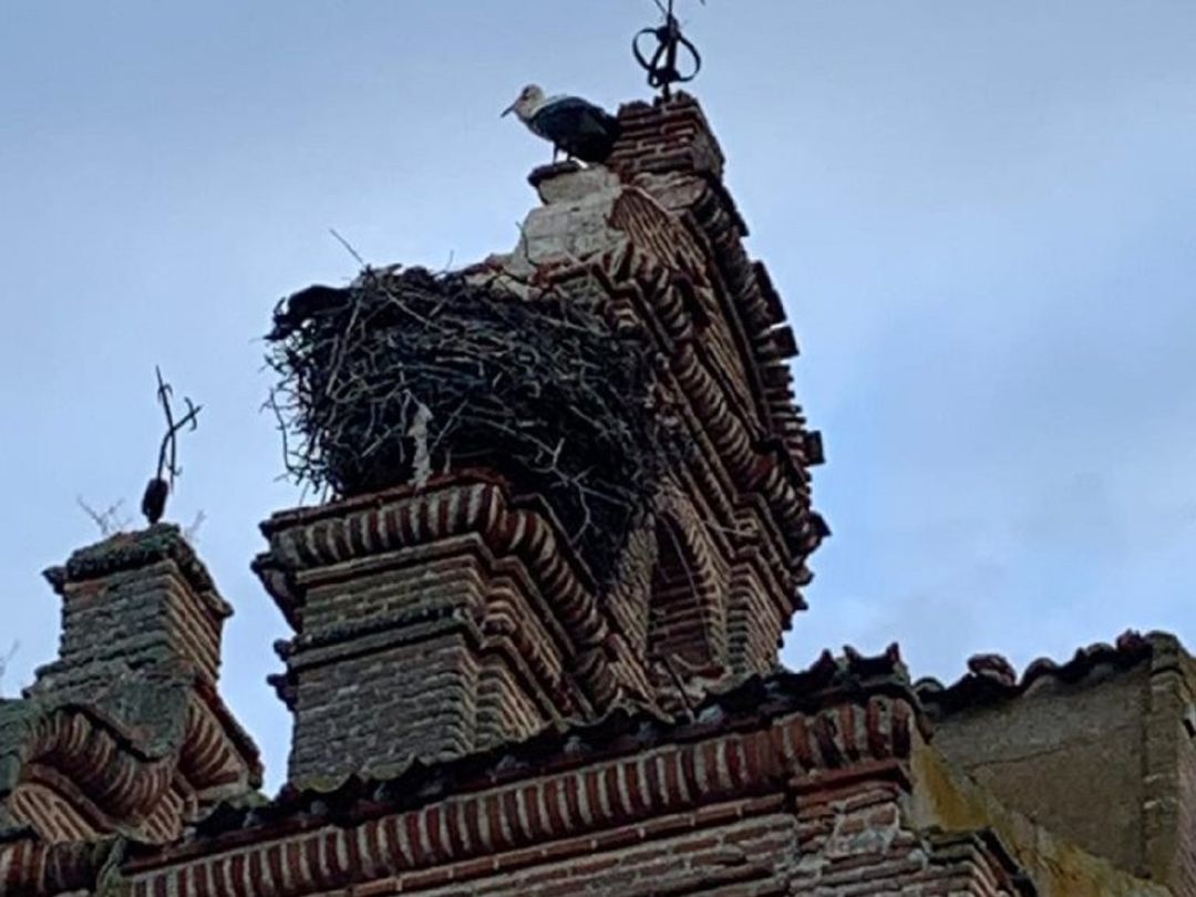 La torre de la iglesia de Castrejón de Trabancos se vió afectada por las últimas tormentas La torre de la iglesia de Castrejón de Trabancos se vió afectada por las últimas tormentas