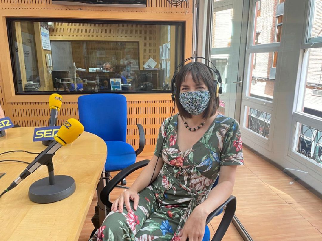 Anna Gil Wittke en los estudios de Radio Murcia Anna Gil Wittke en los estudios de Radio Murcia