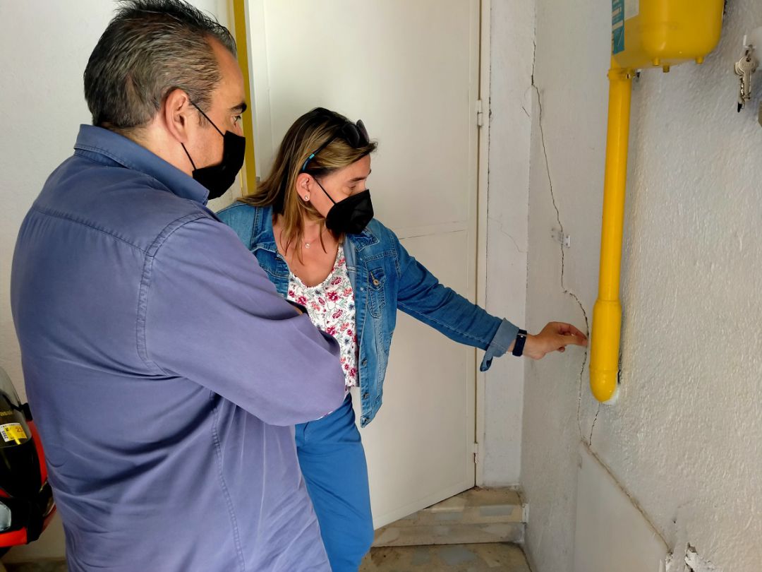 Visita del alcalde a los vecinos afectados Visita del alcalde a los vecinos afectados