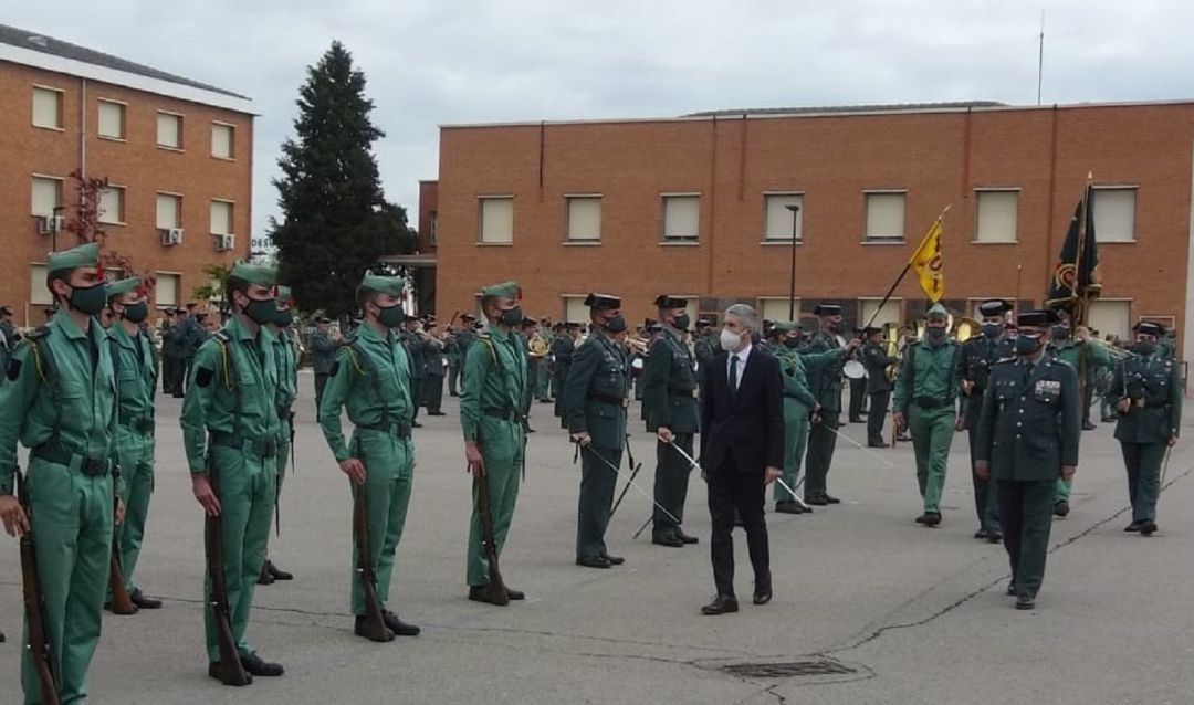 El Ministro del Interior, Grande-Marlaska, durante una visita al Colegio de Guardias Jóvenes 'Duque de Ahumada' el pasado mes de abril. El Ministro del Interior, Grande-Marlaska, durante una visita al Colegio de Guardias Jóvenes 'Duque de Ahumada' el pasado mes de abril.