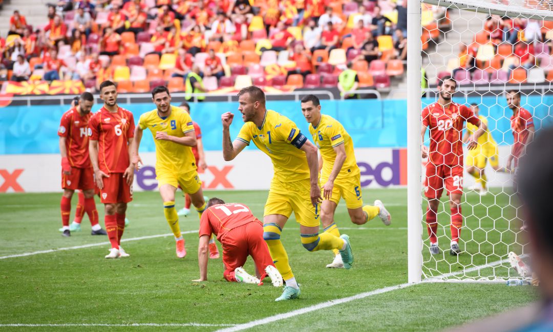 Yarmolenko celebra su tanto ante Macedonia del Norte. Yarmolenko celebra su tanto ante Macedonia del Norte.