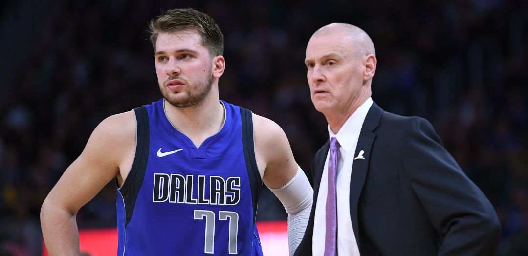 Luka Doncic y Rick Carlisle, durante un partido de la pasada temporada Luka Doncic y Rick Carlisle, durante un partido de la pasada temporada